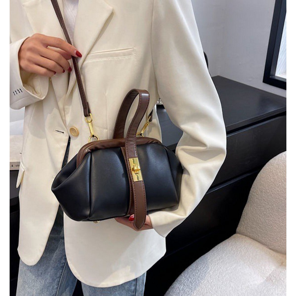 The Pouch – Kleine Clutch / Crossbody-Handtasche