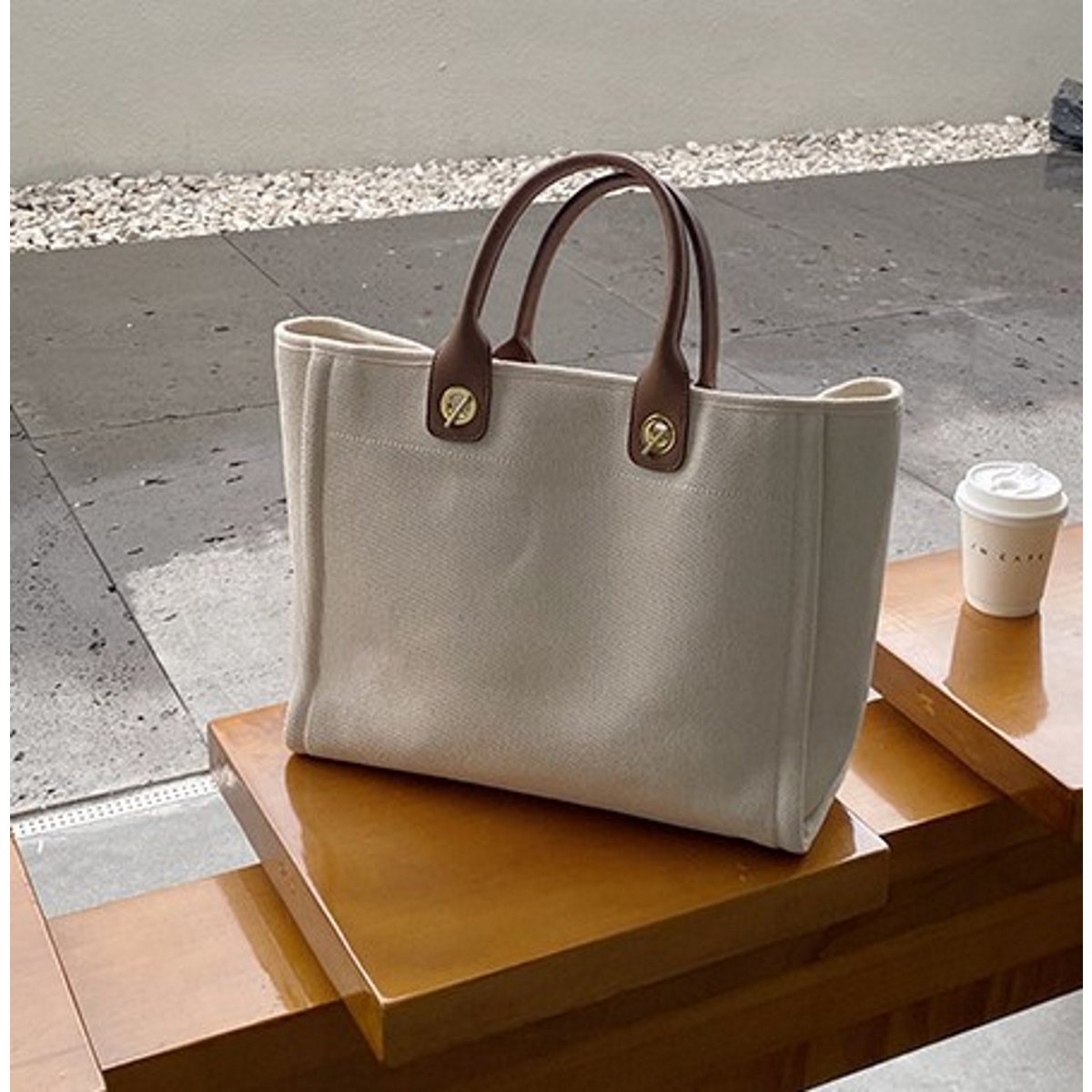 Große Schultertasche aus Canvas . Modell-Nr: AB20221028
