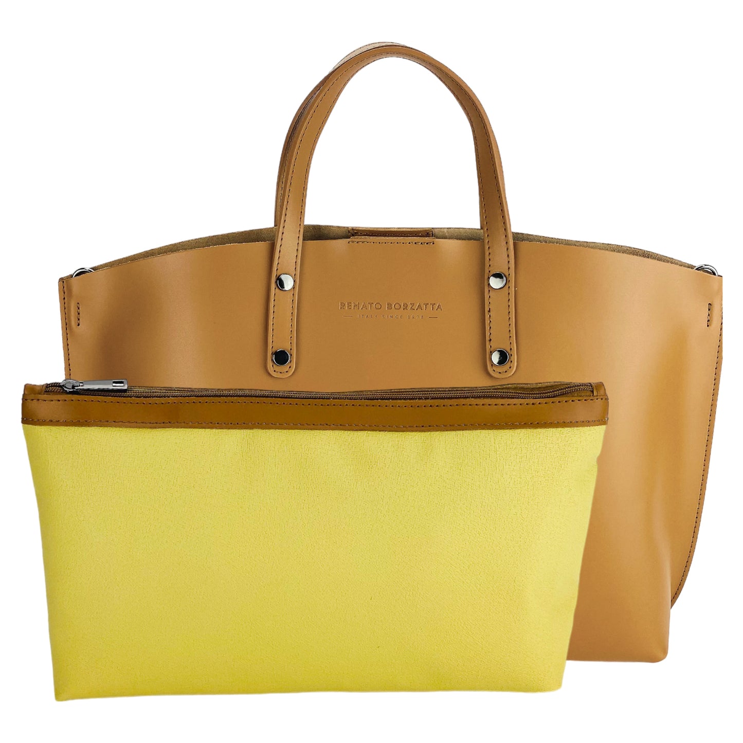 Women's handbag made of genuine leather – Made in Italy with a detachable shoulder strap. Removable large interior pocket. Shiny gunmetal metal accessories. Dimensions: 48 x 31 x 11 cm.