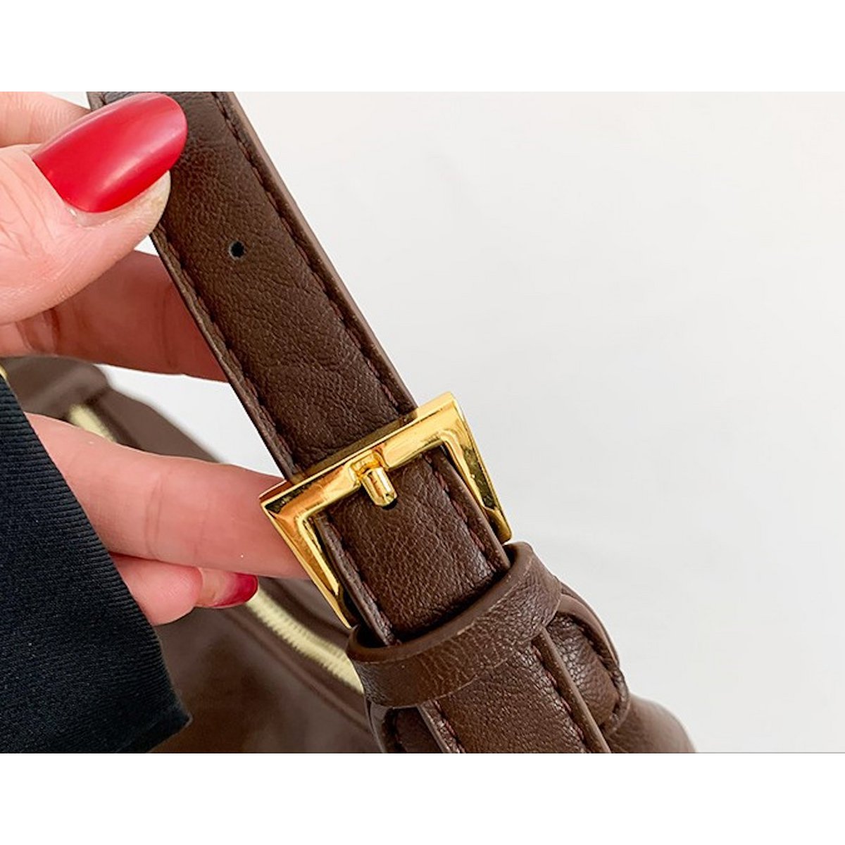 The Charm Kleine Schultertasche/ Umhängetasche