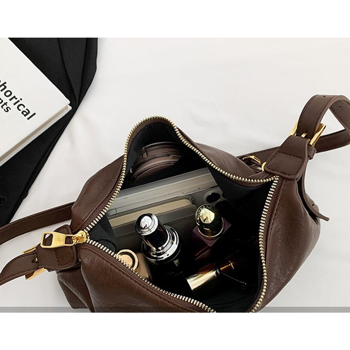 The Charm Kleine Schultertasche/ Umhängetasche