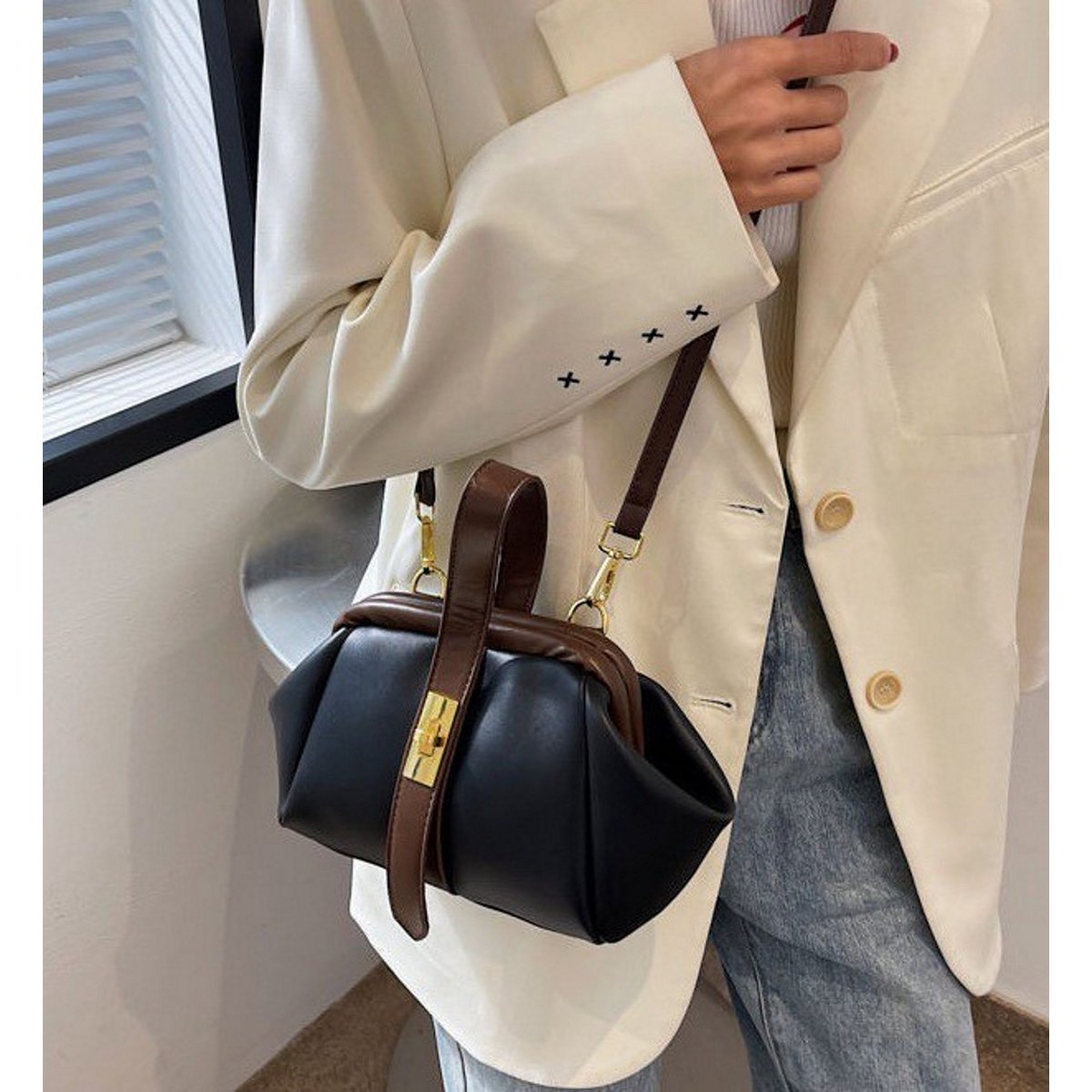 The Pouch – Kleine Clutch / Crossbody-Handtasche