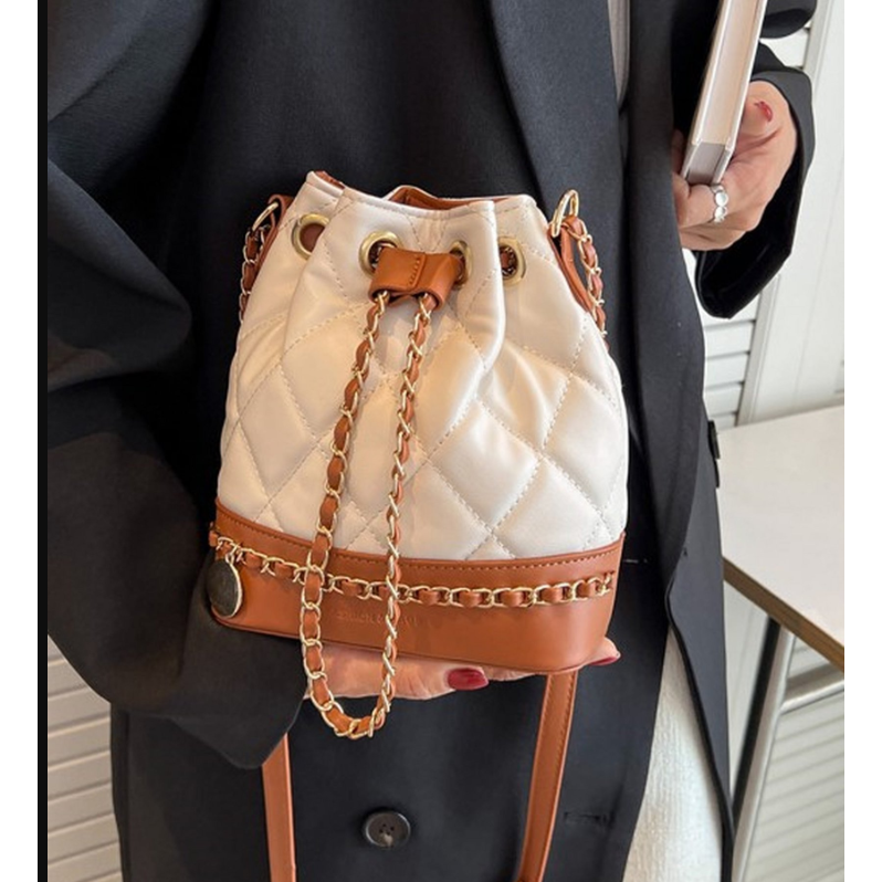 Chic Me kleine Bucket-Handtasche / Umhängetasche
