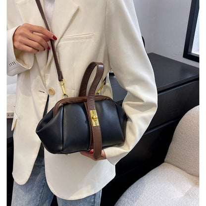 The Pouch – Kleine Clutch / Crossbody-Handtasche
