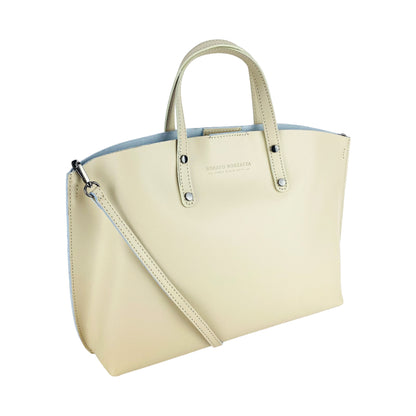 Women's handbag made of genuine leather – Made in Italy with a detachable shoulder strap. Removable large interior pocket. Shiny gunmetal metal accessories. Dimensions: 48 x 31 x 11 cm.