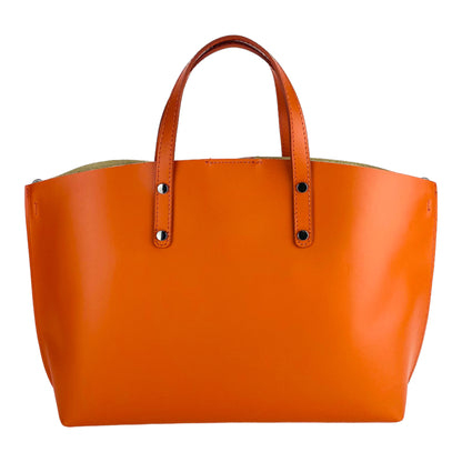Women's handbag made of genuine leather – Made in Italy with a detachable shoulder strap. Removable large interior pocket. Shiny gunmetal metal accessories. Dimensions: 48 x 31 x 11 cm.