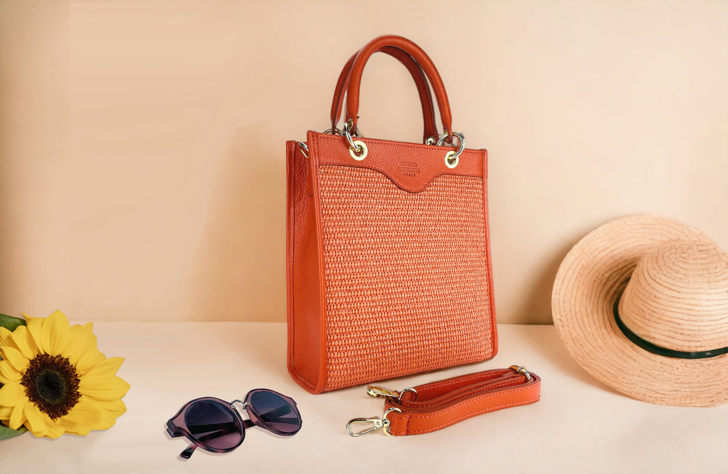 OLIVIA – Vertikale Damenhandtasche aus Leder & Stroh – Made in Italy