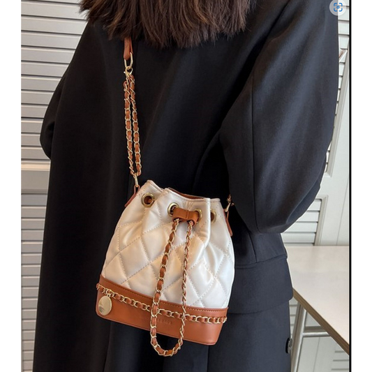 Chic Me kleine Bucket-Handtasche / Umhängetasche