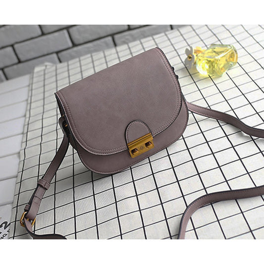 Kleine klassische Handtasche mit matter Lederoberfläche